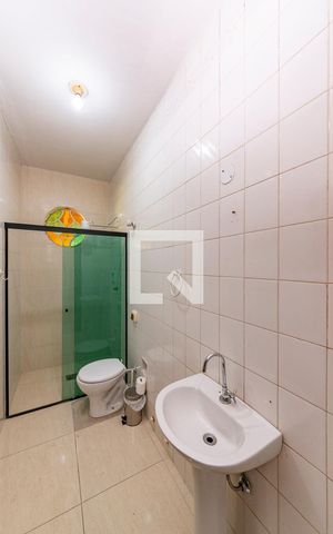 Casa para alugar com 223m², 3 quartos e 3 vagas Casa para alugar com 223m², 3 quartos e 3 vagasBanheiro Social