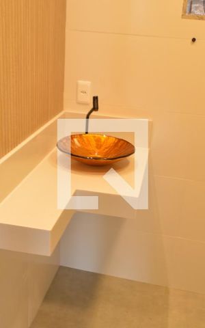 Casa à venda com 450m², 4 quartos e 2 vagasBanheiro