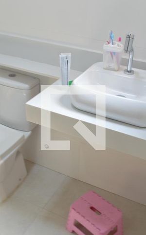 Casa à venda com 450m², 4 quartos e 2 vagasBanheiro da Suíte 2