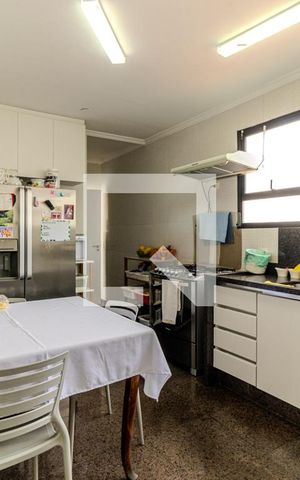 Apartamento à venda com 323m², 4 quartos e 3 vagasCozinha