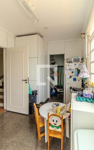 Apartamento à venda com 323m², 4 quartos e 3 vagasCozinha