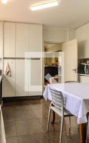Apartamento à venda com 323m², 4 quartos e 3 vagasCozinha