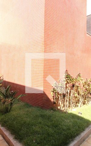 Apartamento à venda com 400m², 5 quartos e 6 vagasEntrada do prédio 