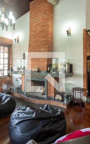Casa para alugar com 640m², 8 quartos e 4 vagas Casa para alugar com 640m², 8 quartos e 4 vagasSala