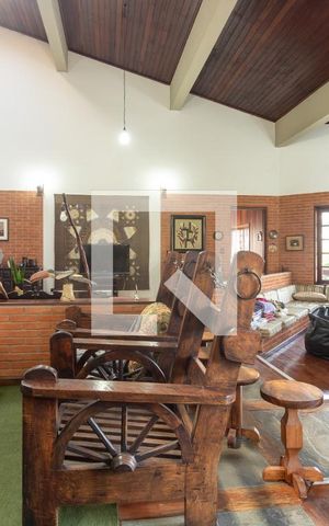 Casa para alugar com 640m², 8 quartos e 4 vagas Casa para alugar com 640m², 8 quartos e 4 vagasSala