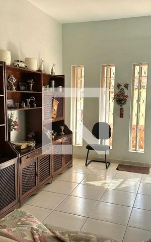 Casa à venda com 167m², 4 quartos e 3 vagas Casa à venda com 167m², 4 quartos e 3 vagassala