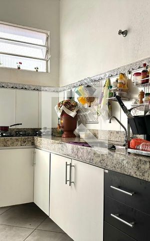 Casa à venda com 167m², 4 quartos e 3 vagas Casa à venda com 167m², 4 quartos e 3 vagasCozinha