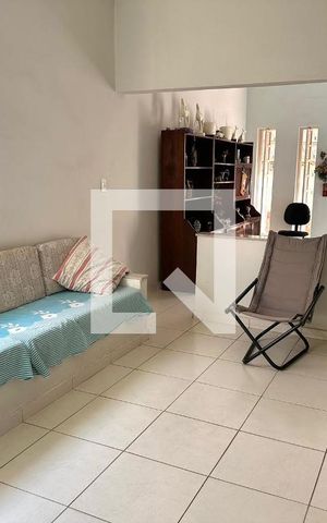 Casa à venda com 167m², 4 quartos e 3 vagas Casa à venda com 167m², 4 quartos e 3 vagassala
