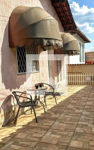 Casa à venda com 167m², 4 quartos e 3 vagas Casa à venda com 167m², 4 quartos e 3 vagasQuintal