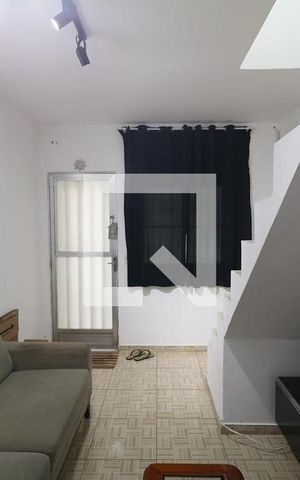 Casa para alugar com 50m², 2 quartos e sem vaga Casa para alugar com 50m², 2 quartos e sem vagaSala