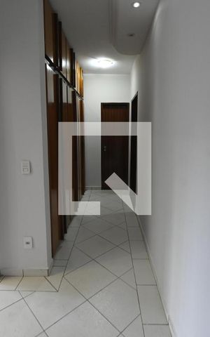 Casa à venda com 300m², 4 quartos e 7 vagasCorredor