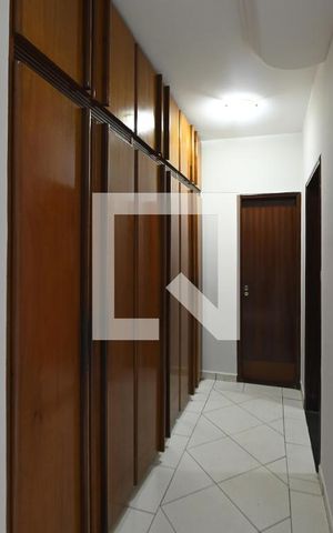 Casa à venda com 300m², 4 quartos e 7 vagasCorredor