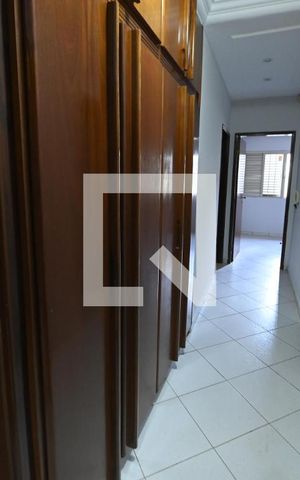Casa à venda com 300m², 4 quartos e 7 vagasCorredor