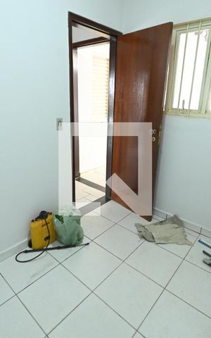 Casa à venda com 300m², 4 quartos e 7 vagasQuarto de Serviço