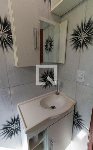 Casa de condomínio para alugar com 140m², 3 quartos e 3 vagasBanheiro Social