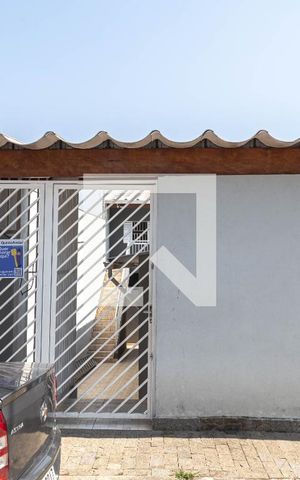 Casa para alugar com 40m², 1 quarto e sem vaga Casa para alugar com 40m², 1 quarto e sem vagaFachada