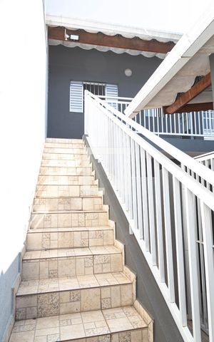 Casa para alugar com 40m², 1 quarto e sem vaga Casa para alugar com 40m², 1 quarto e sem vagaEscada