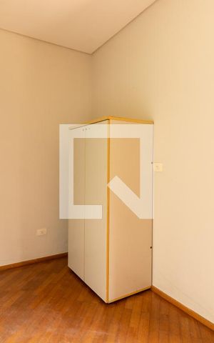Casa para alugar com 280m², 5 quartos e 5 vagas Casa para alugar com 280m², 5 quartos e 5 vagasQuarto de Serviço