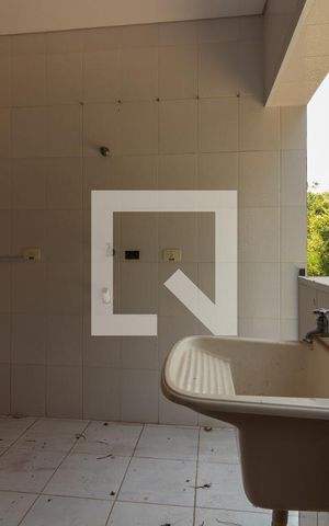 Casa para alugar com 280m², 5 quartos e 5 vagas Casa para alugar com 280m², 5 quartos e 5 vagasÁrea de Serviço