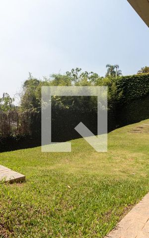 Casa para alugar com 280m², 5 quartos e 5 vagas Casa para alugar com 280m², 5 quartos e 5 vagasQuintal