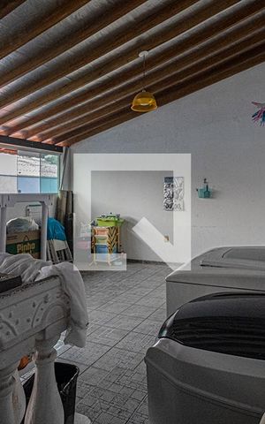 Casa à venda com 200m², 5 quartos e 2 vagasárea de serviço
