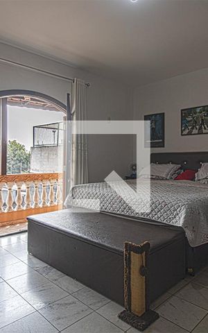 Casa à venda com 200m², 5 quartos e 2 vagasSuíte 1