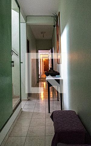 Casa à venda com 200m², 5 quartos e 2 vagasCorredor