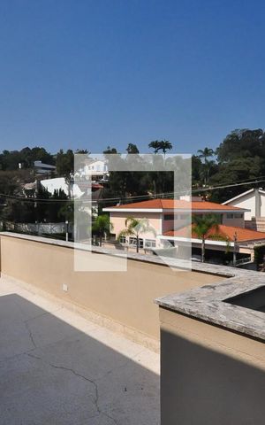 Casa à venda com 405m², 3 quartos e 3 vagas Casa à venda com 405m², 3 quartos e 3 vagasTerraço