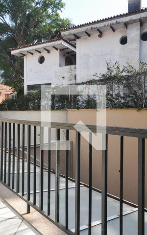 Casa à venda com 405m², 3 quartos e 3 vagas Casa à venda com 405m², 3 quartos e 3 vagasVaranda da Suíte 3