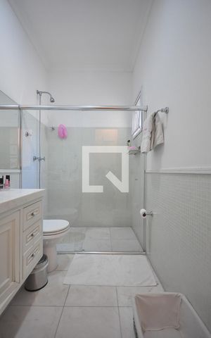 Casa à venda com 405m², 3 quartos e 3 vagas Casa à venda com 405m², 3 quartos e 3 vagasBanheiro Suíte 1