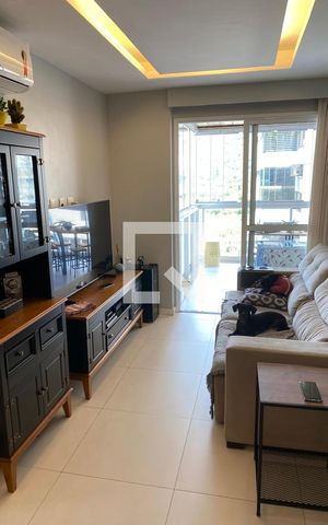 Apartamento à venda com 70m², 2 quartos e 1 vaga Apartamento à venda com 70m², 2 quartos e 1 vagaSala
