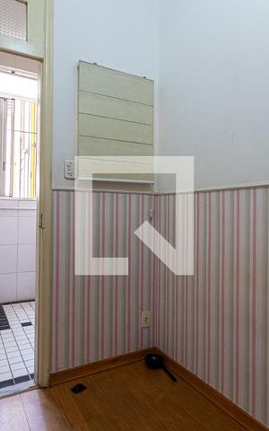 Apartamento à venda com 50m², 1 quarto e sem vaga Apartamento à venda com 50m², 1 quarto e sem vagaQuarto de Serviço