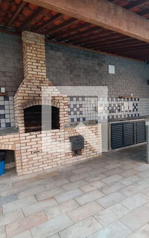 Apartamento à venda com 229m², 4 quartos e 3 vagas Apartamento à venda com 229m², 4 quartos e 3 vagasÁrea Comum - Churrasqueira