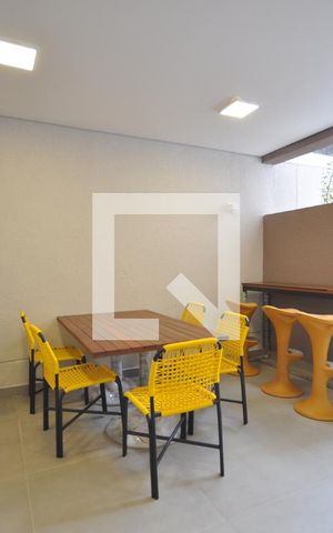 Apartamento à venda com 27m², 1 quarto e sem vagaÁrea comum - Churrasqueira