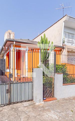 Casa para alugar com 200m², 3 quartos e 3 vagasFachada