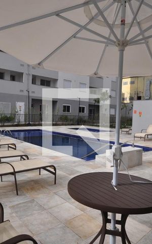 Apartamento à venda com 42m², 2 quartos e sem vagaÁrea comum - Piscina