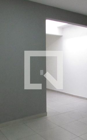 Casa à venda com 75m², 2 quartos e 2 vagasSala