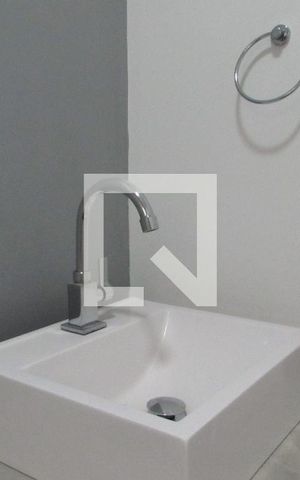Casa à venda com 75m², 2 quartos e 2 vagasBanheiro