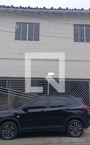Casa à venda com 200m², 2 quartos e 2 vagas Casa à venda com 200m², 2 quartos e 2 vagasFachada da casa