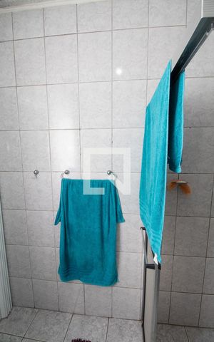 Casa à venda com 200m², 2 quartos e 2 vagas Casa à venda com 200m², 2 quartos e 2 vagasBanheiro Social Casa 1
