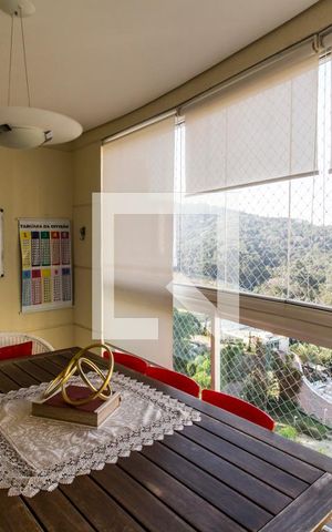 Apartamento à venda com 133m², 3 quartos e 2 vagasVaranda