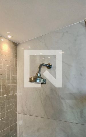 Apartamento à venda com 119m², 3 quartos e 1 vaga Apartamento à venda com 119m², 3 quartos e 1 vagaSuíte banheiro