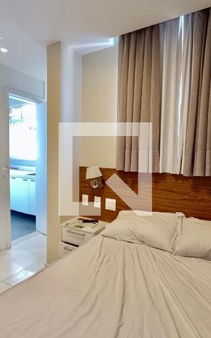 Apartamento à venda com 119m², 3 quartos e 1 vaga Apartamento à venda com 119m², 3 quartos e 1 vagaQuarto e banheiro serviço adaptado para suíte