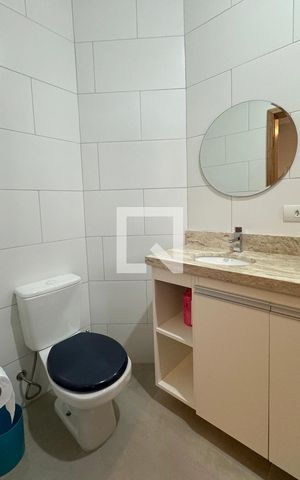 Casa de condomínio à venda com 244m², 4 quartos e 4 vagasBanheiro da Suíte 2
