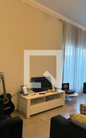 Casa de condomínio à venda com 244m², 4 quartos e 4 vagasSala