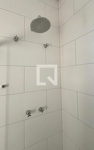 Casa de condomínio à venda com 244m², 4 quartos e 4 vagasBanheiro 3