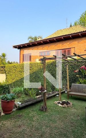 Casa de condomínio à venda com 244m², 4 quartos e 4 vagasJardim