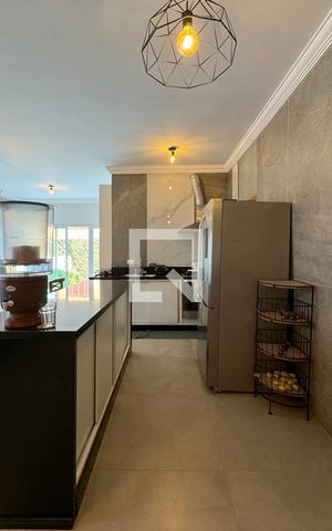 Casa de condomínio à venda com 244m², 4 quartos e 4 vagasCozinha