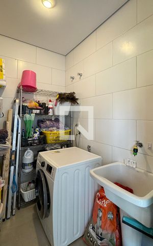 Casa de condomínio à venda com 244m², 4 quartos e 4 vagasÁrea de Serviço