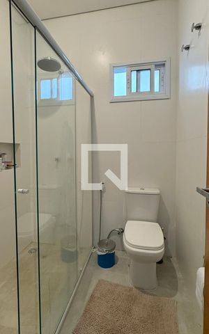 Casa de condomínio à venda com 244m², 4 quartos e 4 vagasBanheiro da Suíte 1